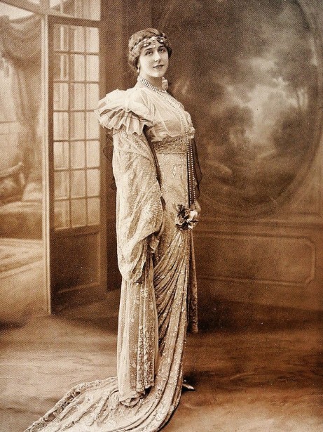 Gabrielle Robinne dans l'Embuscade 1913